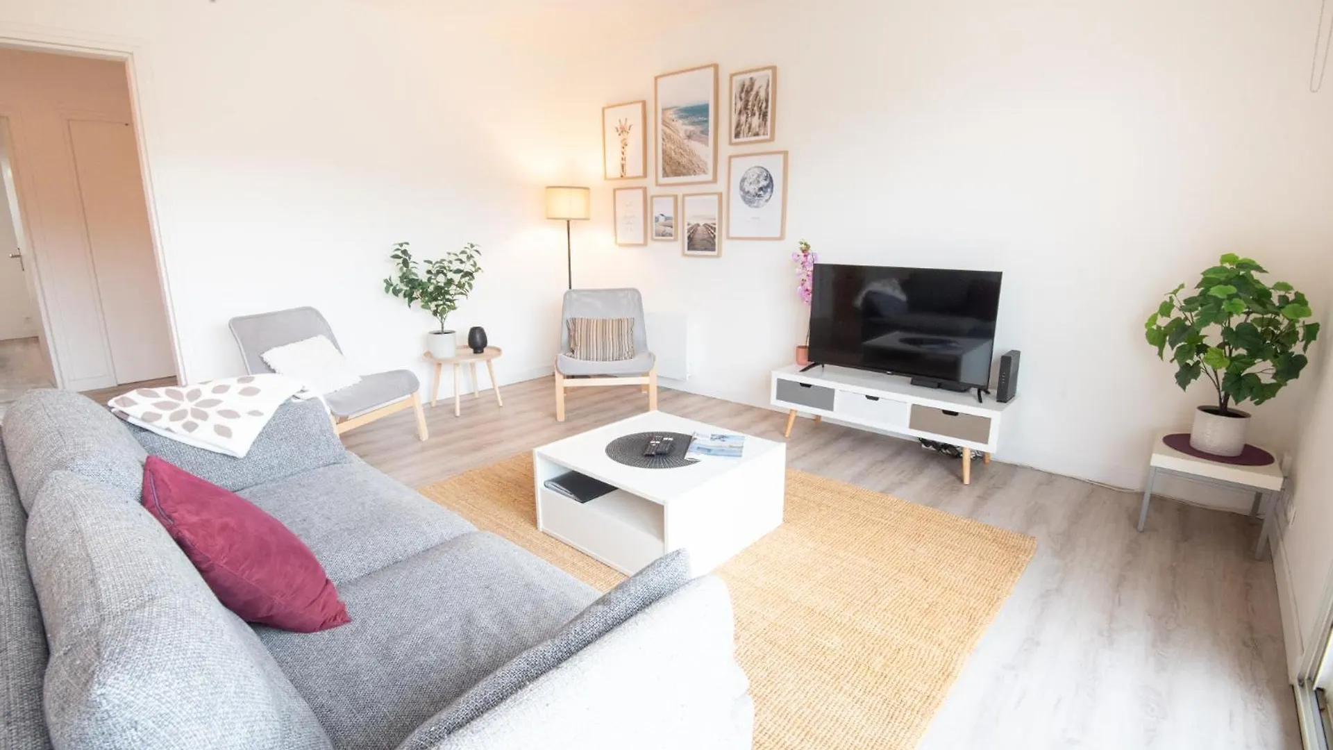 Beau T3 Centre-Ville & Plage A Pied Par Groom Larmor-Plage 0*,  France